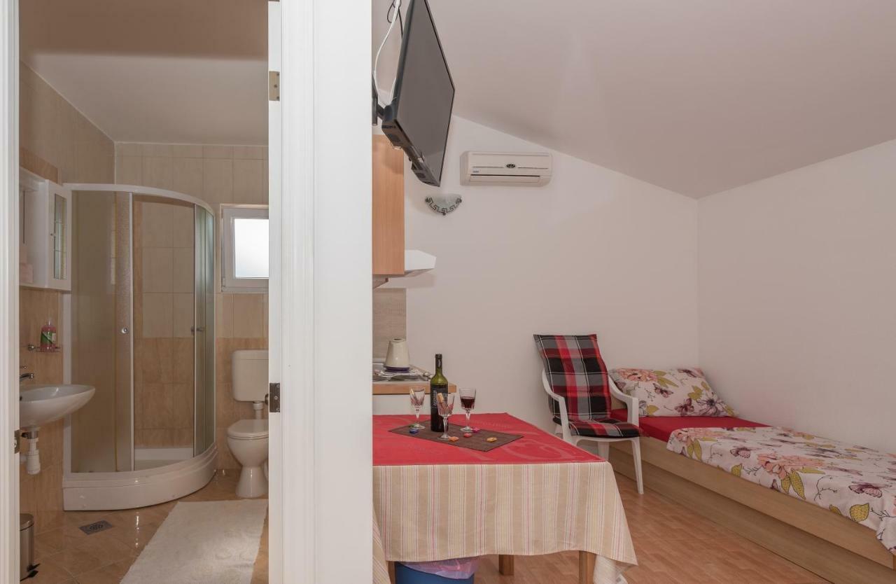 Apartment Antonio Makarska