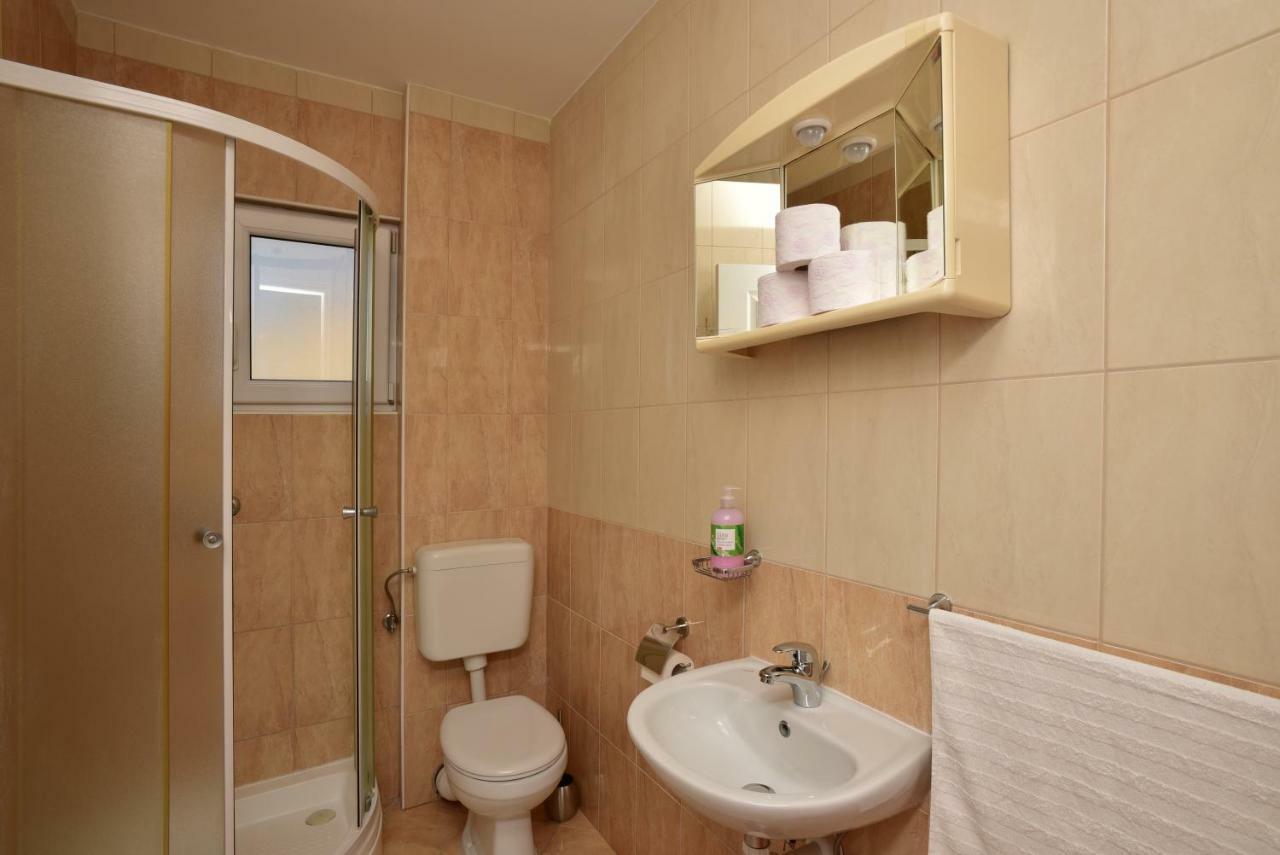 Apartment Antonio Makarska